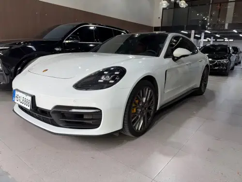 Porsche Panamera, 2023