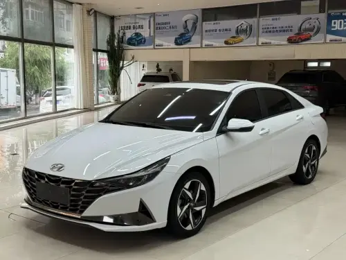 Hyundai Elantra, 2022