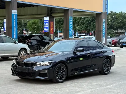 BMW 3-Series, 2022
