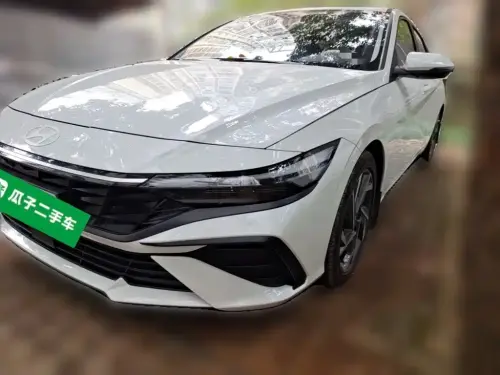 Hyundai Elantra, 2025