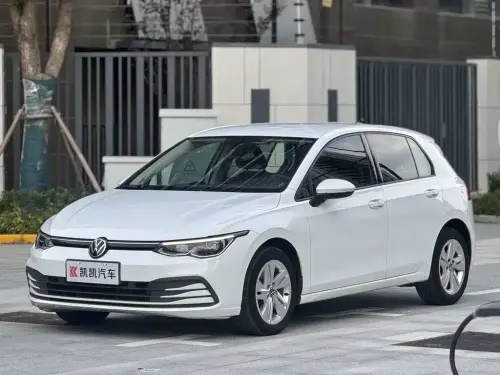 Volkswagen Golf, 2023