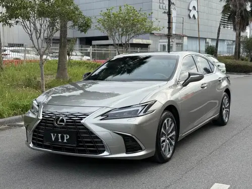 Lexus ES, 2025