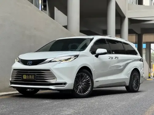 Toyota Sienna, 2023