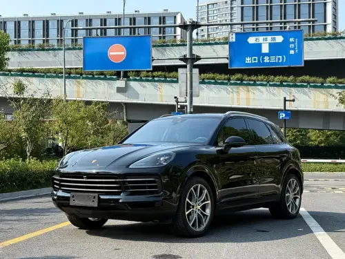 Porsche Cayenne, 2023