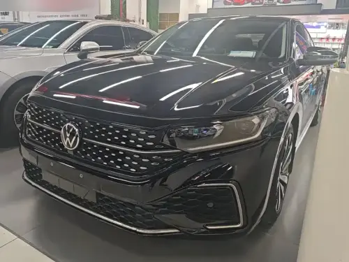 Volkswagen Passat, 2022
