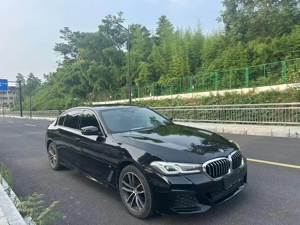 BMW 宝马5系, 2021
