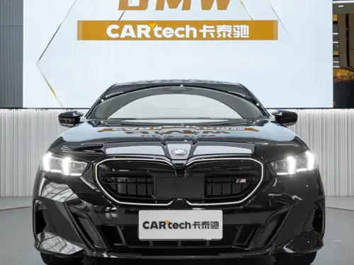 BMW 5-Series, 2025