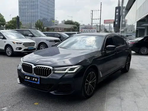 BMW 5-Series, 2022