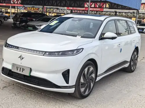 Dongfeng eπ008, 2025