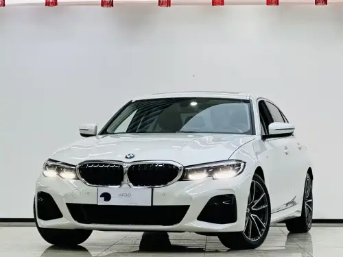 BMW 3-Series, 2022