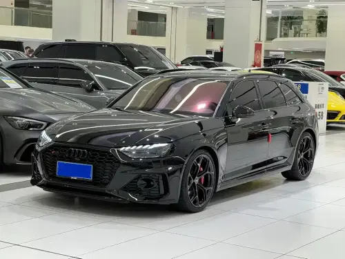 Audi RS4, 2024