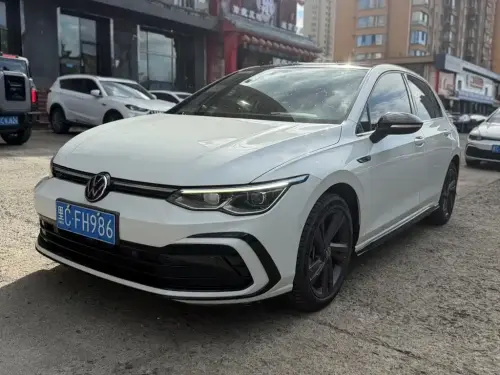 Volkswagen Golf, 2023