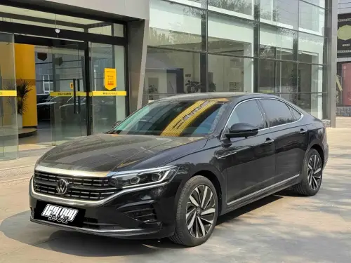 Volkswagen Passat, 2022