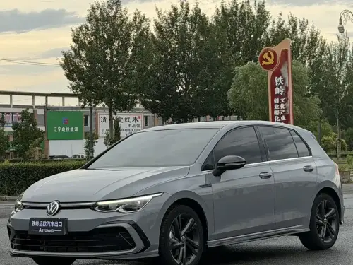 Volkswagen Golf, 2023