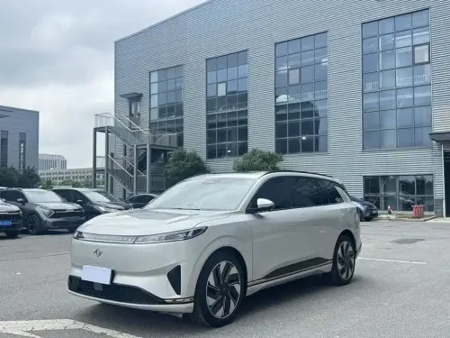 Dongfeng eπ008, 2024