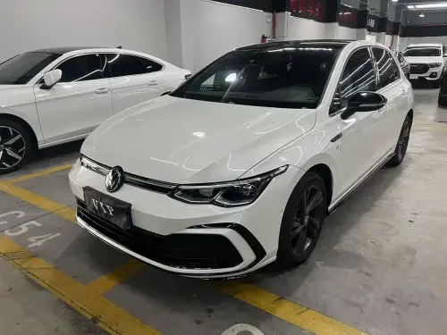 Volkswagen Golf, 2024