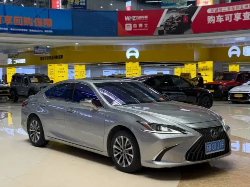 Lexus ES, 2024