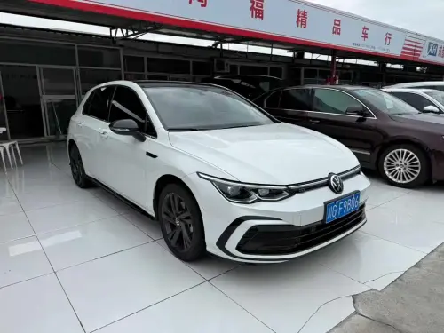 Volkswagen Golf, 2023