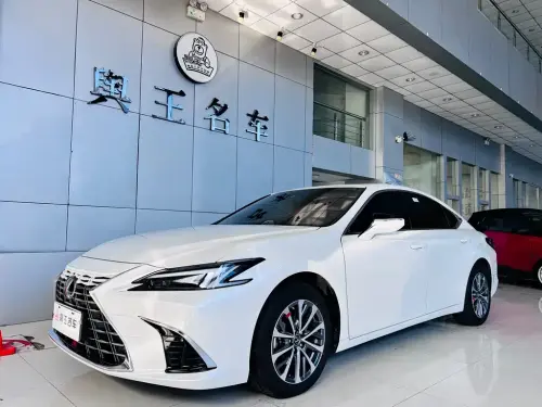 Lexus ES, 2025