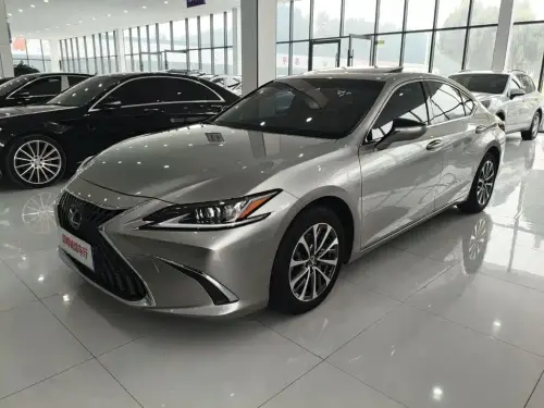 Lexus ES, 2024