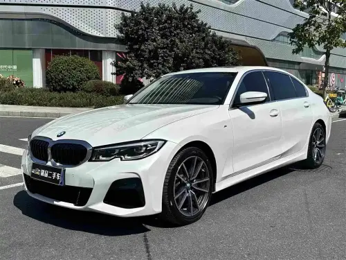 BMW 3-Series, 2022
