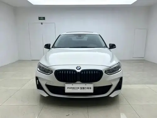BMW 1-Series, 2022