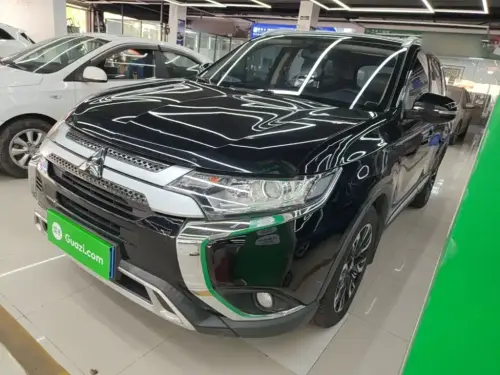 Mitsubishi Outlander, 2020