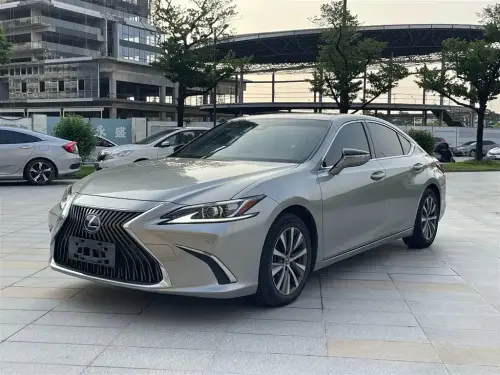 Lexus ES, 2020