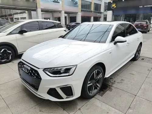 Audi A4, 2022
