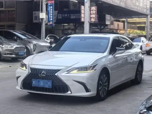 Lexus ES, 2021