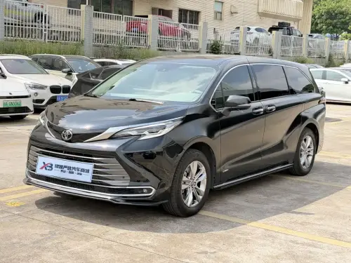 Toyota Sienna, 2025