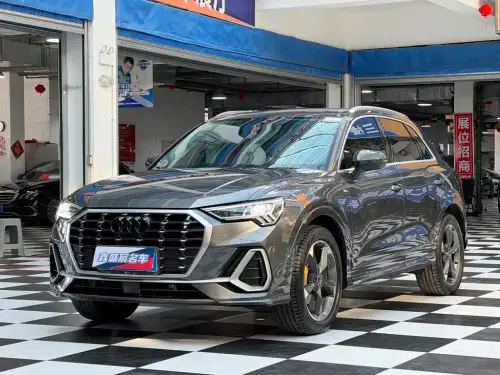 Audi Q3, 2022