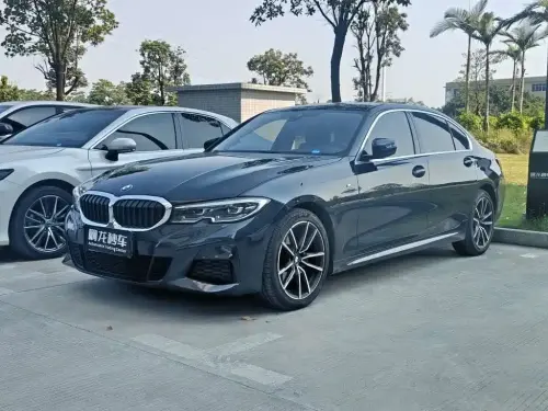 BMW 3-Series, 2022