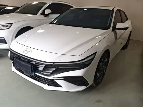 Hyundai Elantra, 2024