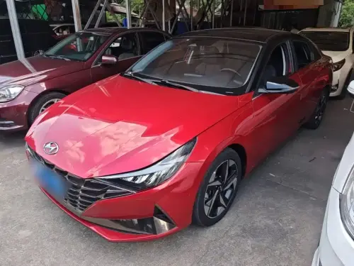 Hyundai Elantra, 2022
