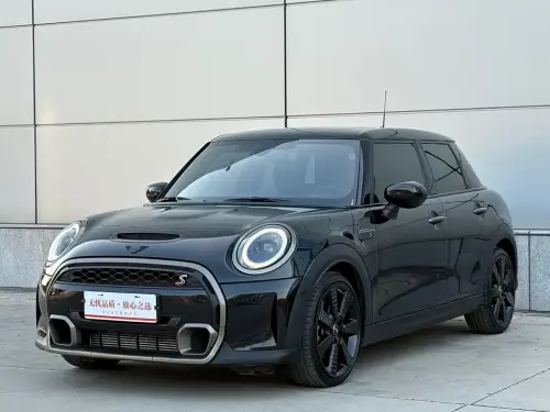 Mini MINI, 2023