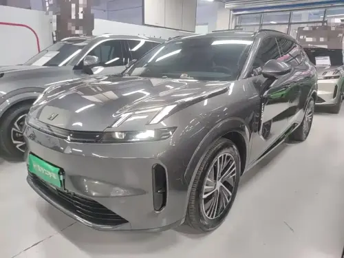 Lynk & Co 08, 2025