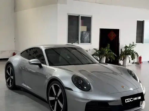 Porsche 911, 2025