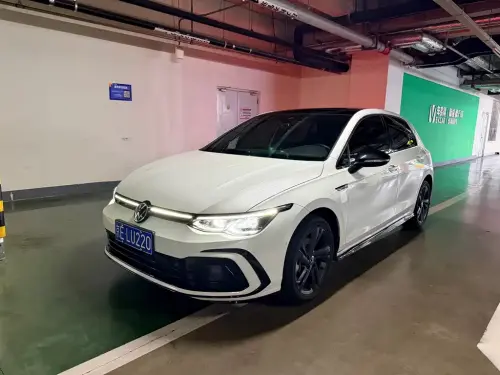 Volkswagen Golf, 2022