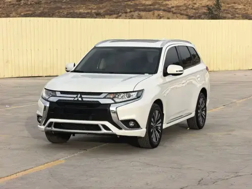 Mitsubishi Outlander, 2022