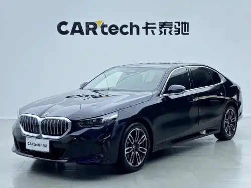 BMW 5-Series, 2026