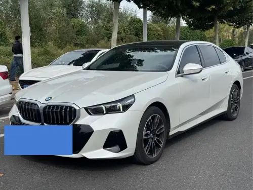 BMW 5-Series, 2026