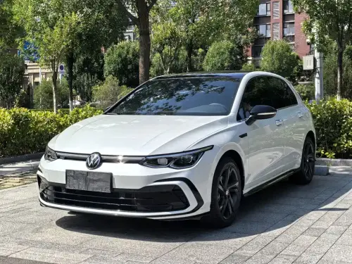 Volkswagen Golf, 2022