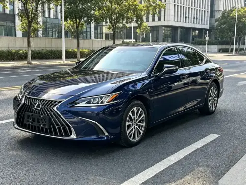 Lexus ES, 2023