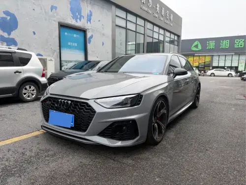 Audi RS4, 2023