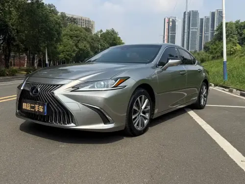 Lexus ES, 2020