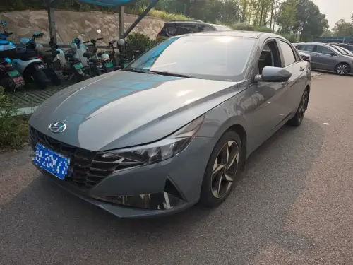 Hyundai Elantra, 2022