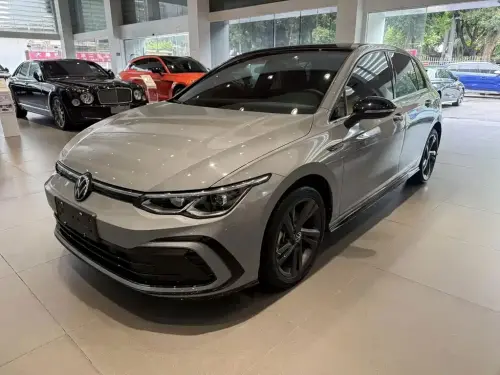 Volkswagen Golf, 2022