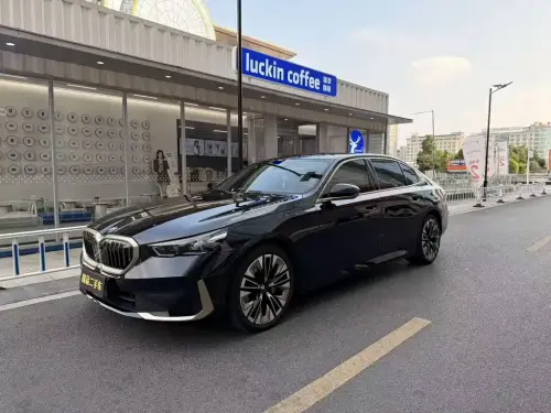 BMW 5-Series, 2024