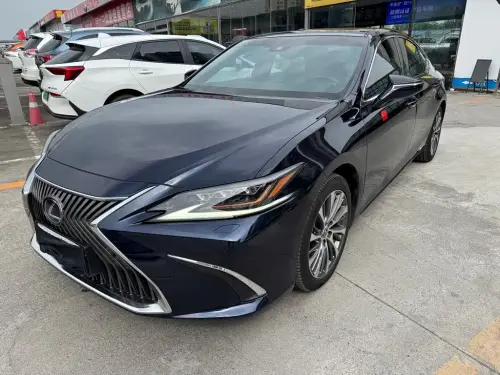 Lexus ES, 2021
